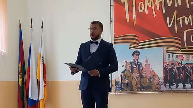 И. Лученок, стихи М. Ясеня ''Майский вальс'' -поёт Роман Желновачёв смотреть онлайн