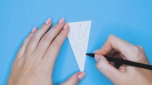 Простая СНЕЖИНКА ИЗ БУМАГИ | Как красиво вырезать снежинку