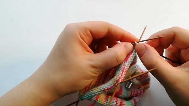 Вяжем свитер для барби или блайз смотреть онлайн