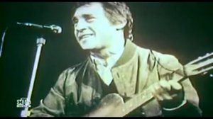 Булат Окуджава поет свои песни