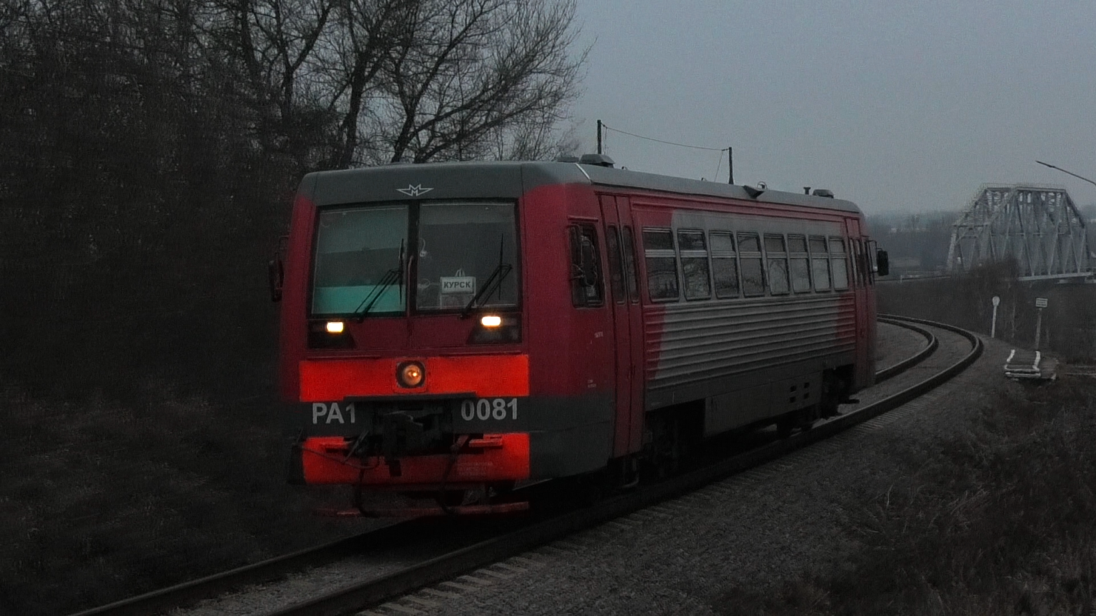 РА1-0081 сообщением Ливны-1 — Курск делает остановку на о.п. 69 км