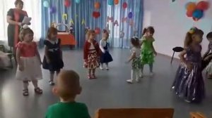 танец мамам младшая группа 2018 г.