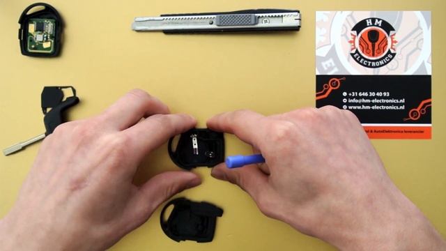 Ford - How to replace car key cover смотреть онлайн