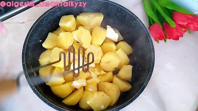 Это очень вкусно. Картофельная запеканка с мясным фаршем.