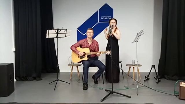 Вино в бокале