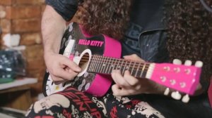 Marty Friedman Plays Hello Kitty Guitar Serenade
