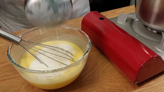CREMA PASTICCERA Ricette per farcire e decorare torte e dolci