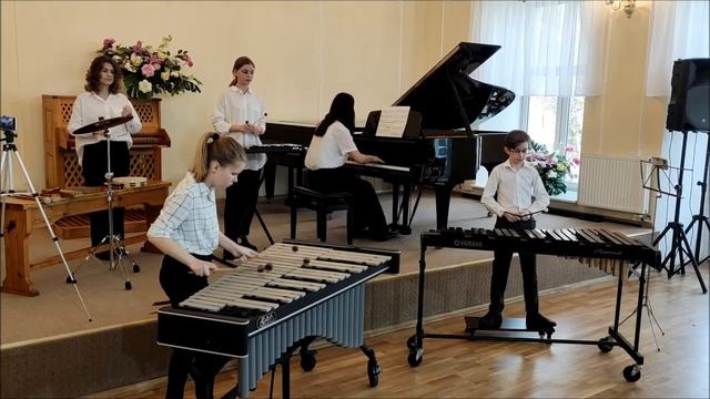 М. П. Мусоргский "Тюильрийский сад"  (ансамбль ударных инструментов)