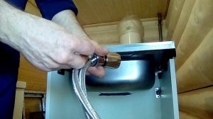 Как установить смеситель на мойку.