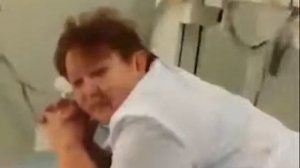 Пьяная врач омской больницы.