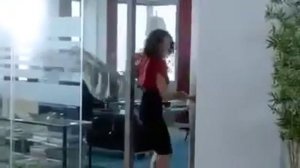 Как пукает женшина