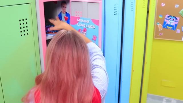 Mommy Long Legs и Daddy Long Legs от рождения до смерти! смотреть онлайн