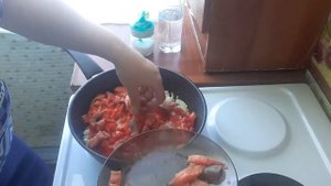 Тушёная рыба с овощами и рисом на сковороде❣