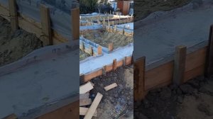 Фундамент, четвёртый день после заливки, демонтаж опалубки #фундамент #опалубка #лента