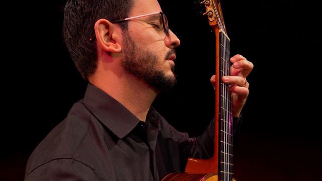 Vals Venezolano No. 2 by Antonio Lauro. Performed by João Henrique Cardoso.