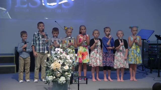 Всё в этом мире Богу славу Поёт (детская христианская песня) смотреть онлайн