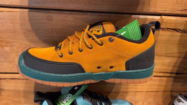 DC X Bronze 56K Clocker 2 (Wheat/Black) - SKU: ADYS100724-WEA смотреть онлайн