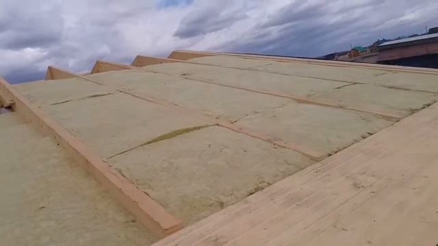 14 - Утепление кровли миниральной ватой 200 мм в шахматном порядке