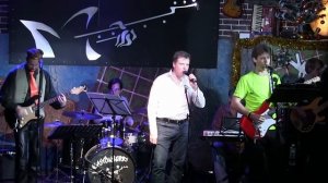 «Весь мир у нас в руках» (Г. Гладков) - Cover