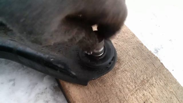 Ford Fiesta 2008-2016 - мертвая шаровая опора смотреть онлайн