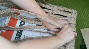 Большая плетеная корзина из картонной коробки и покупок Фикс прайс.