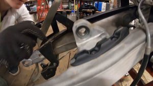 Установка нижнего подшипника амортизатора KTM 300 TPI