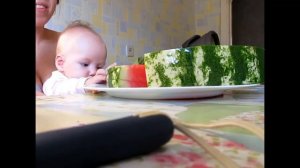 5 месяц ребенка. Никки смеется, гулит  радует =)