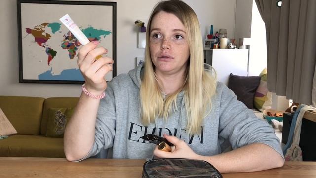 Что в моей косметичке??✨ смотреть онлайн