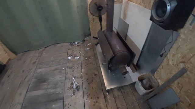 Бюджетная печь в гараж из газового баллона своими руками / Дымоход тяга / гараж мечты смотреть онлайн