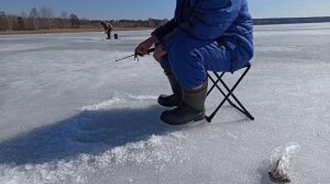 ОПАСНЫЙ ПОСЛЕДНИЙ ЛЕД!!зимняя рыбалка. последний лед плотва