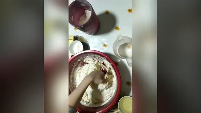 Булочки и ореховые рулеты как пух , по бабушкиному рецепту