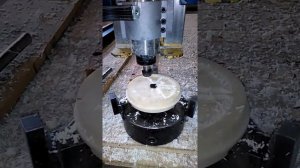 ЧПУ фрезерный станок + токарный патрон. Необычная обработка детали.