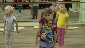 школа им. Островского г.Сызрань. Открытый урок группы эстетического воспитания "Светлячок". 3Б гр