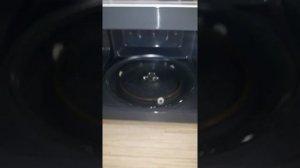 Видео обзор: микроволновка Midea АМ720С4Е.