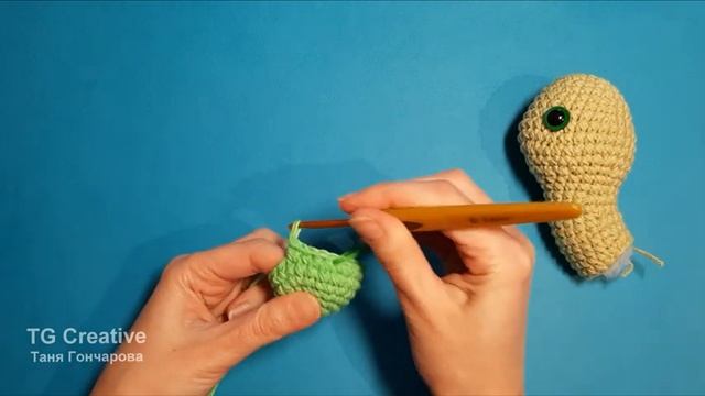 Гламурная черепашка в шляпе крючком. Glamorous turtle in a crochet hat.