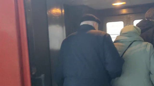 Электропоезд ЭД4М на платформе Электрозаводская Казанского направления