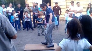 Танцы на цыганской свадьбе