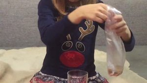 Как сделать  пои своими руками из гольф и крупы надо только...