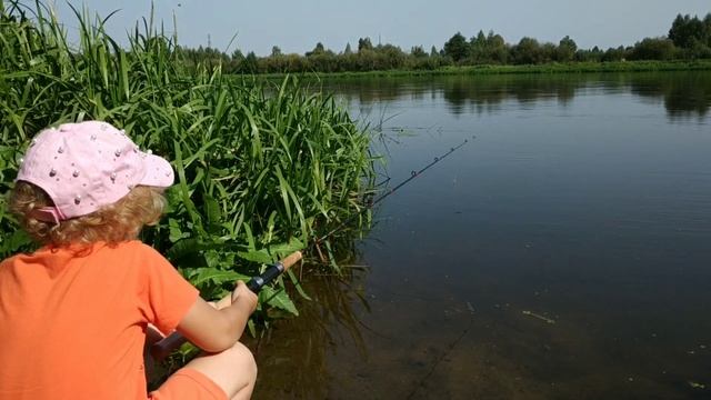 Ловля бычка на Березине Осенью с доченькой! Рыбалка на бычка 2022