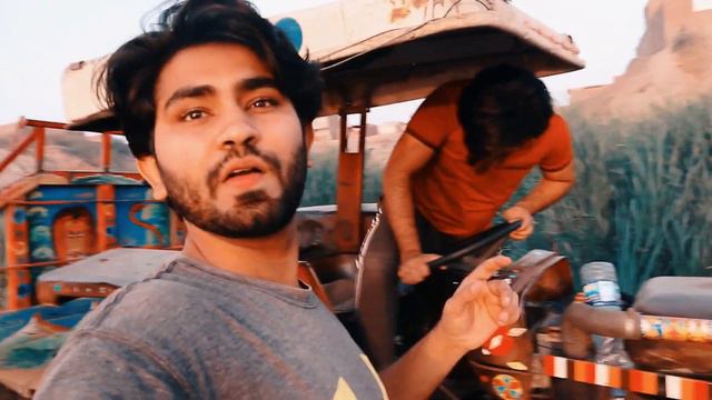 VILLAGE VIBES feat, BADMINTON COURT | HAMZA KHAWAJA смотреть онлайн