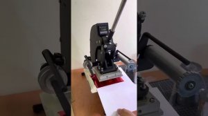 Горячее тиснение фольгой Kurz на бумаге