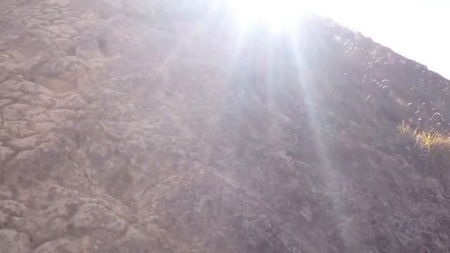 Gunung Agung Vulkan Bali Sonnenaufgang auf 3124m смотреть онлайн