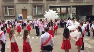 Вальс на последнем звонке???