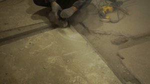 Демонтаж стяжки в санузле