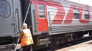 Мойка вагонов на вокзале Ростов-Главный