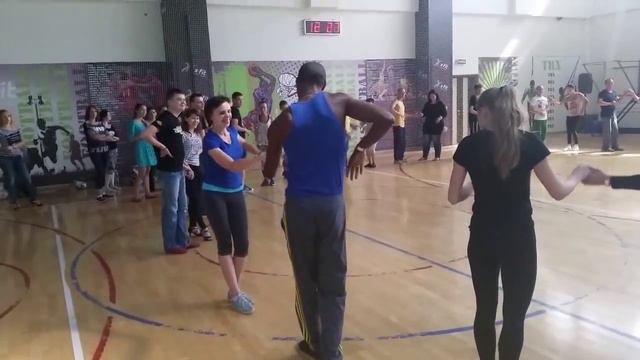 Yoandris El Yoi Hierrezuelo на KIZ-2015 Афро и сальса /начинающие смотреть онлайн