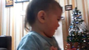 Как научить ребенка ходить на горшок? Пока горшок служит как пьедестал.