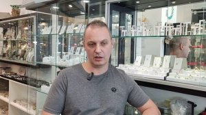 Драгоценные камни: спессартин, редкий вид граната. Большая удача - крупный камень