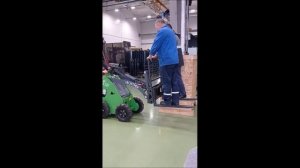 Мини-погрузчик Frontmen. Навесное оборудование. Вилы паллетные