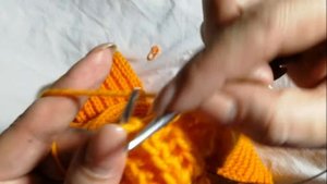 Многострадальный мужской свитер английской резинкой